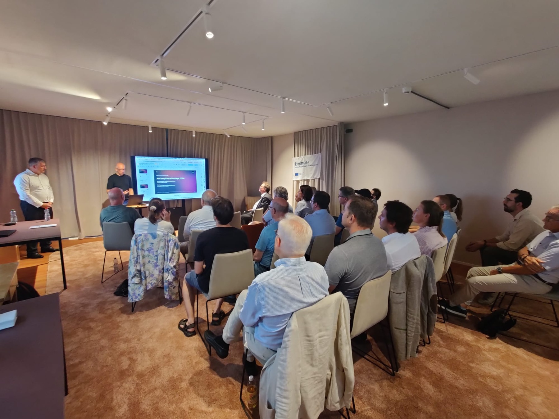 Teilnehmende beim KI-Café am 20. August 2026 in Schaan