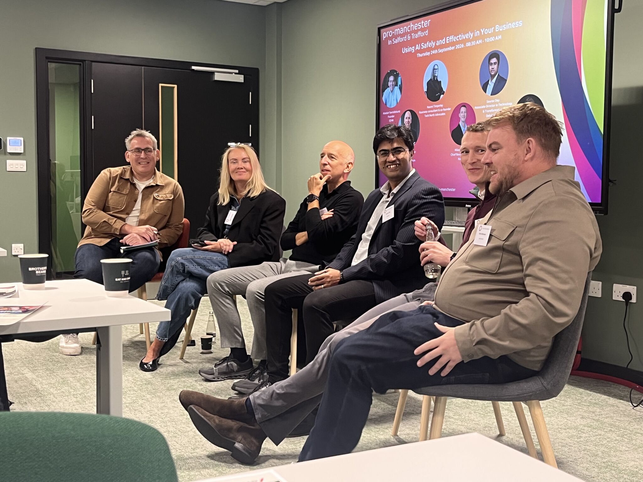 Hartmut Hübner mit den weiteren Podiumsgästen beim pro-manchester-Panel an der University of Salford am 24. September 2026