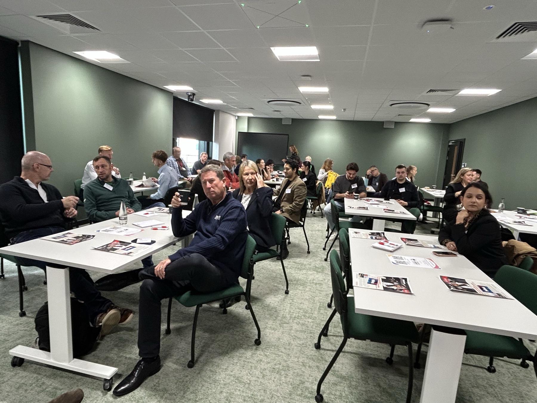 Blick auf die Teilnehmenden der Panelveranstaltung in Salford